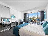 Studio Apartment - Mantra Quayside